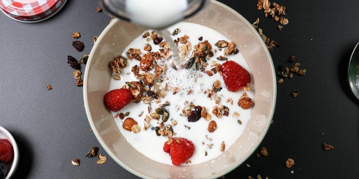 desayuno-cereales-leche Cereales con leche.