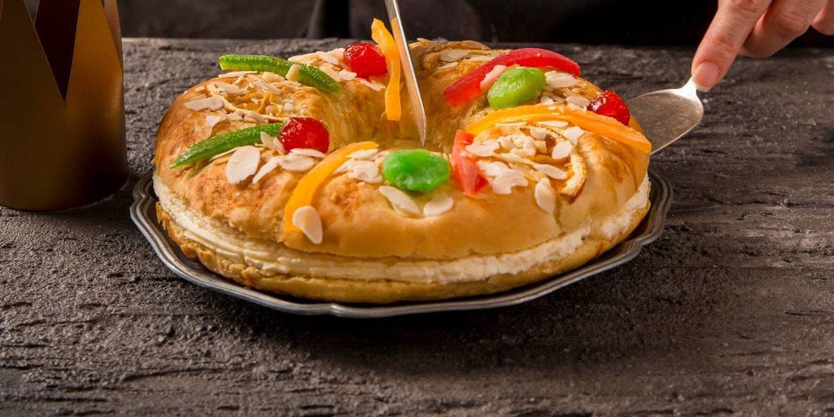 roscon-reyes-nata Roscón de Reyes con nata.