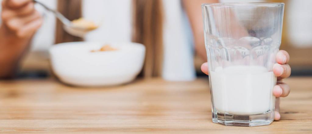 Lidl responde a la crisis del precio de la leche y lanza una leche fresca de kilómetro 0