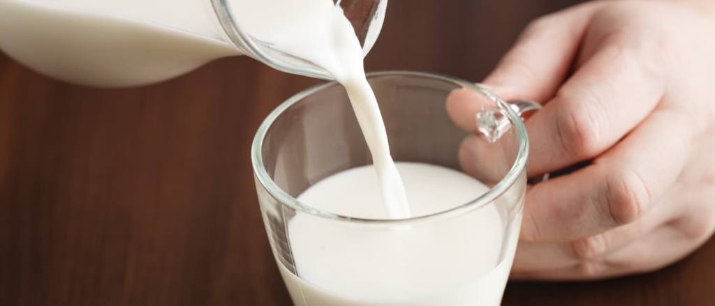 El precio de la leche provoca el cierre de más de 600 explotaciones en España durante 2021, según UPA