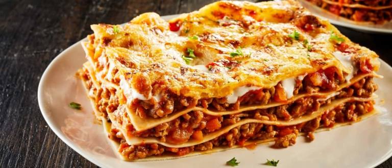 Lasaña con carne.