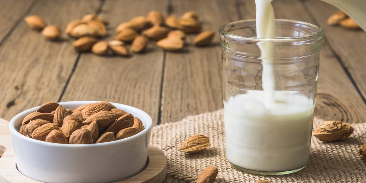 leche-almendras Bebida vegetal de almendras..