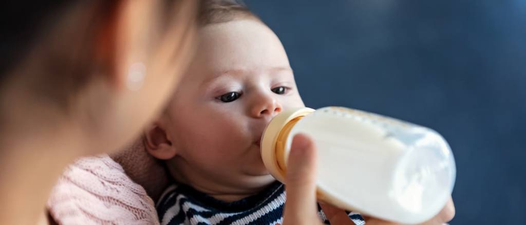 Puleva lanza un “biberón” para llevar dirigido a bebés de más de 6 meses