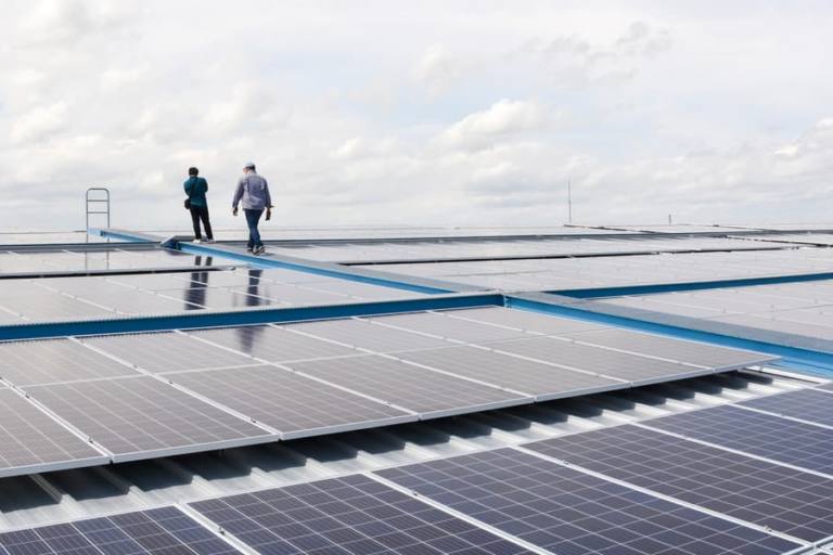 Techo solar fotovoltaico.