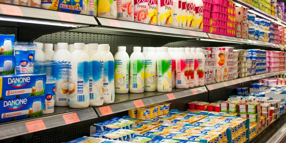 Pasillo de un supermercado.