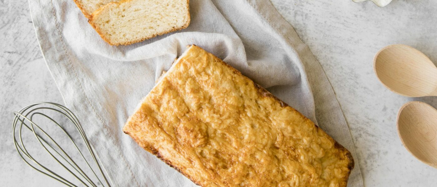 vista-superior-de-pan-de-platano-en-rodajas-con-huevos-y-miel (1) vista-superior-de-pan-de-platano-en-rodajas-con-huevos-y-miel (1)