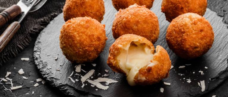 Croquetas de queso de cabra.