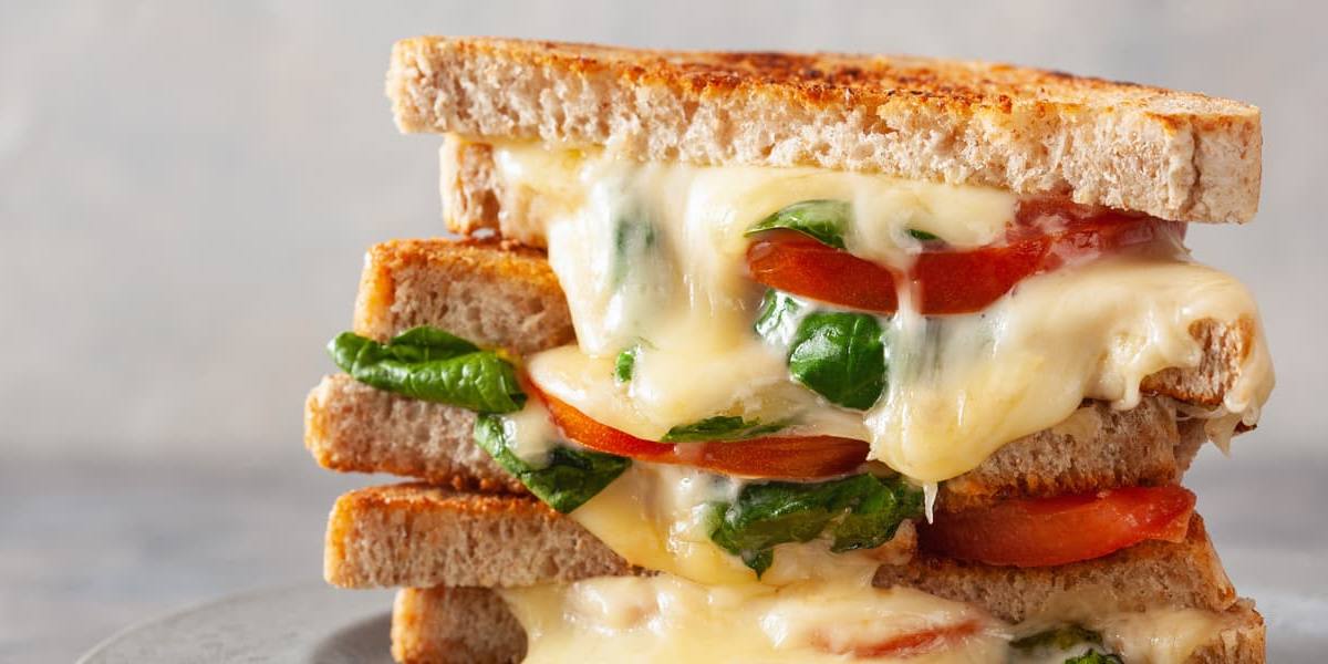 Sandwich con queso vegano de El Granero Integral.