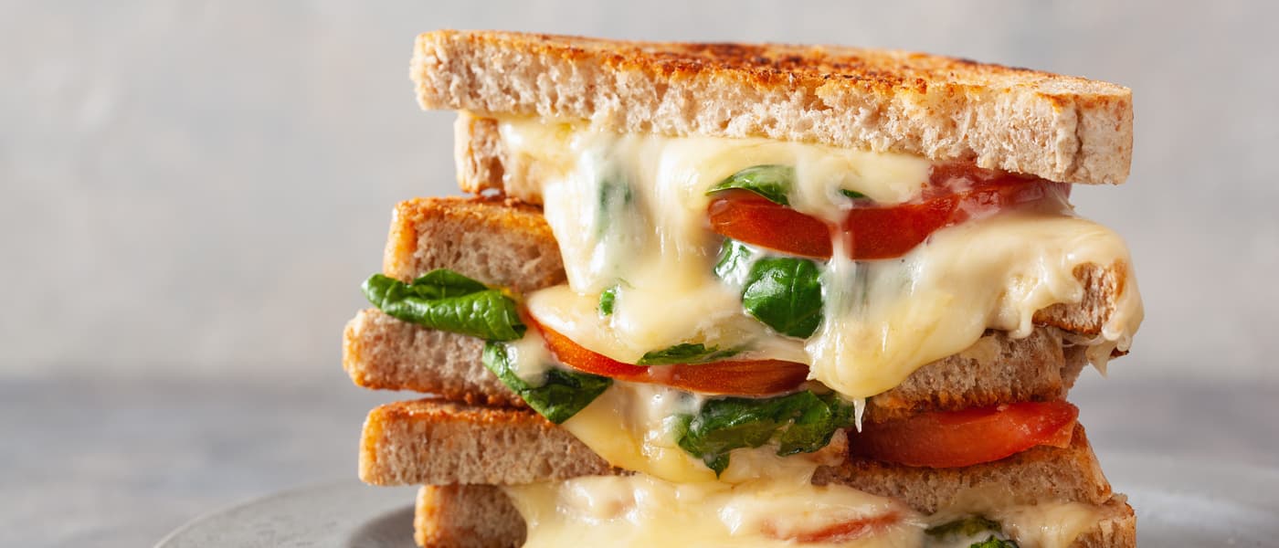 Sandwich con queso vegano de El Granero Integral.