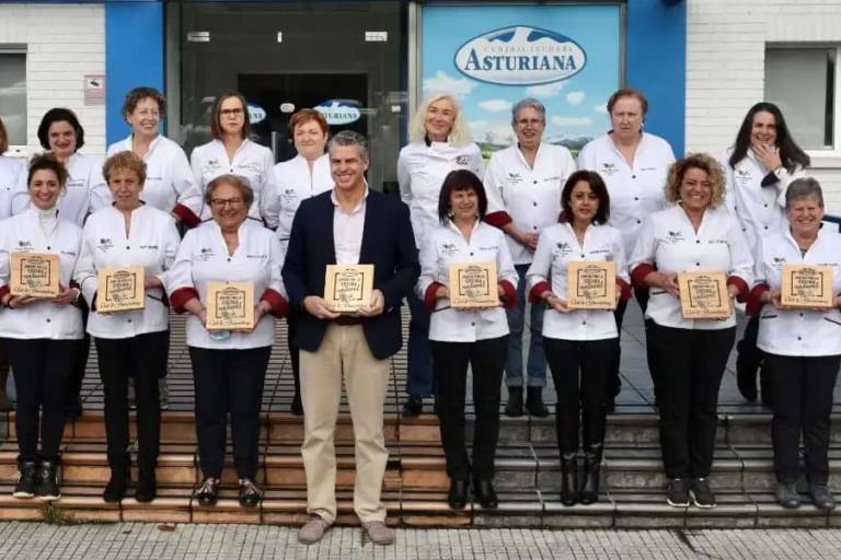 Presentación del Club de Guisanderas con Central Lechera Asturiana