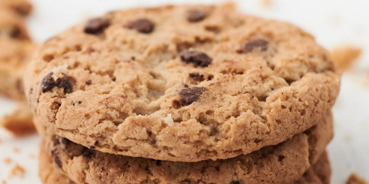 galleta con chispas de chocolate Las galletas con chispas de chocolate son una elaboración con menos de un siglo de antigüedad.