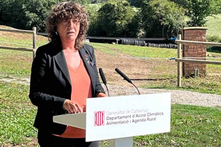 instituto de la leche La consejera Teresa Jordà presentando el Institut de la Llet i els Productes Làctics.