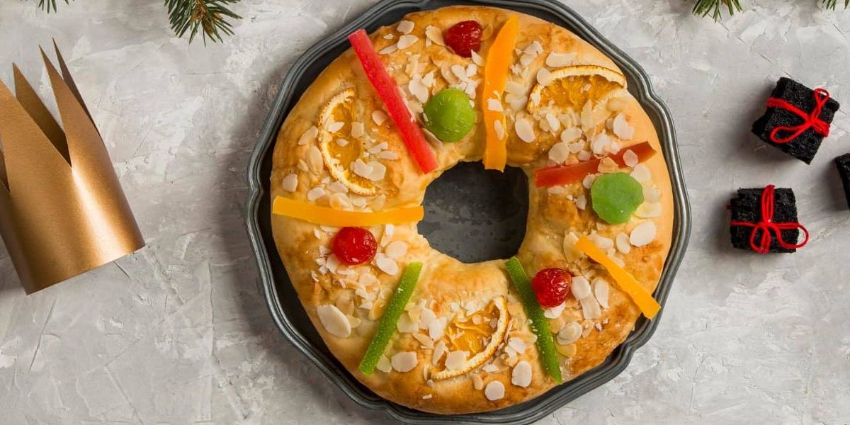 El roscón de reyes es un bizcocho donde el secreto del interior esponjoso no se traduce en un dulce de gran tamaño.