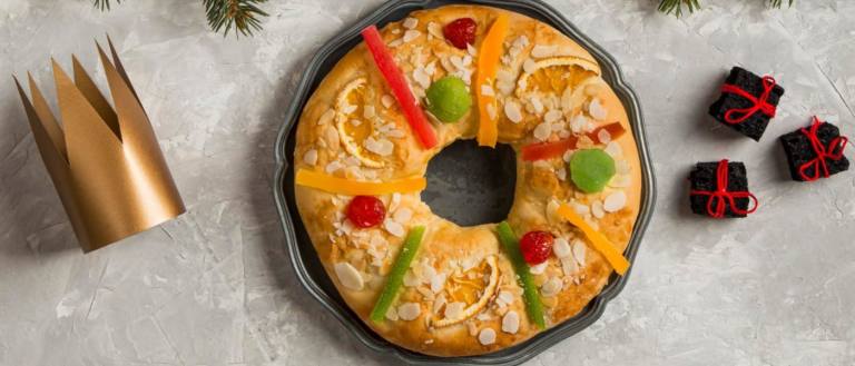 El roscón de reyes es un bizcocho donde el secreto del interior esponjoso no se traduce en un dulce de gran tamaño.