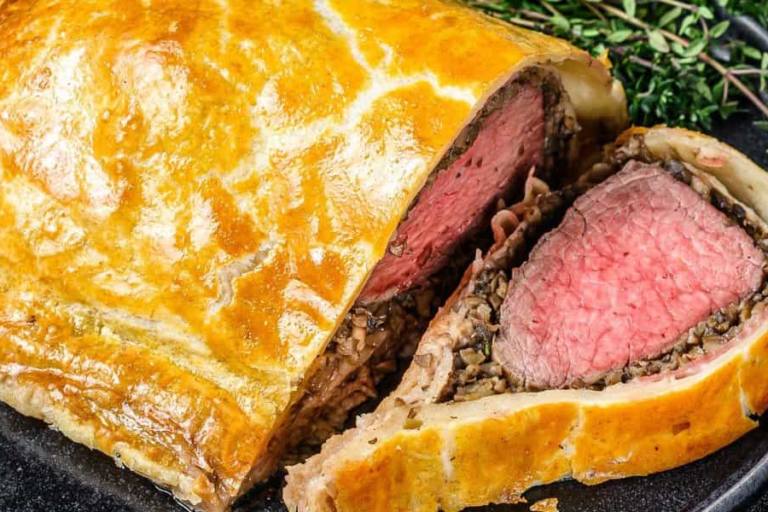 El solomillo Wellington es una elaboración rigurosa que requiere de maña para la presentación.