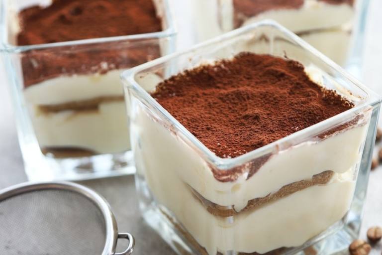 tiramisú El tiramisú es una tarta dulce cuyo secreto es el equilibrio entre café y mascarpone.