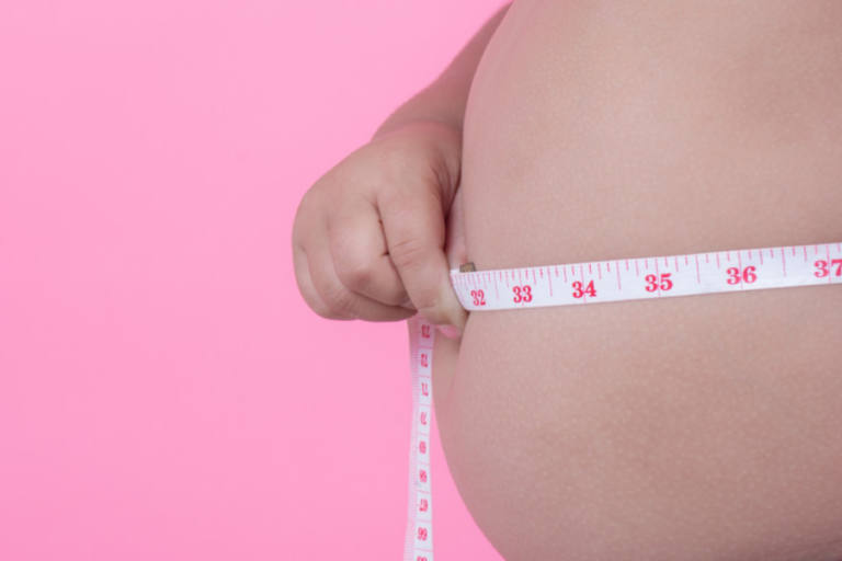 obesidad infantil leche entera La leche entera ha estado realcionada con la obesidad infantil durante los últimos 0 años, aunque recientes investigaciones indican lo contrario.