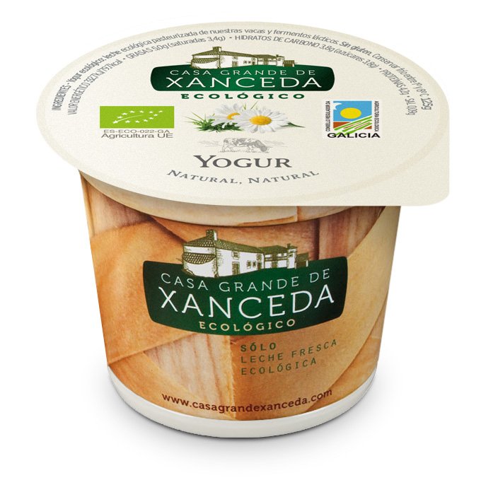 Casa Grande de Xanceda produce yogur natural con los dos únicos ingredientes necesarios.