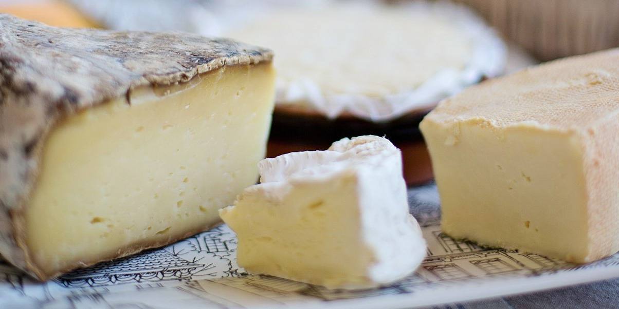 El queso vegano no tiene por qué ser sano, depende de la materia prima con la que se elabore.