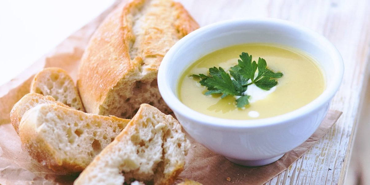 La crema de puerros depende de una temperatura media para lograr el espesor adecuado.