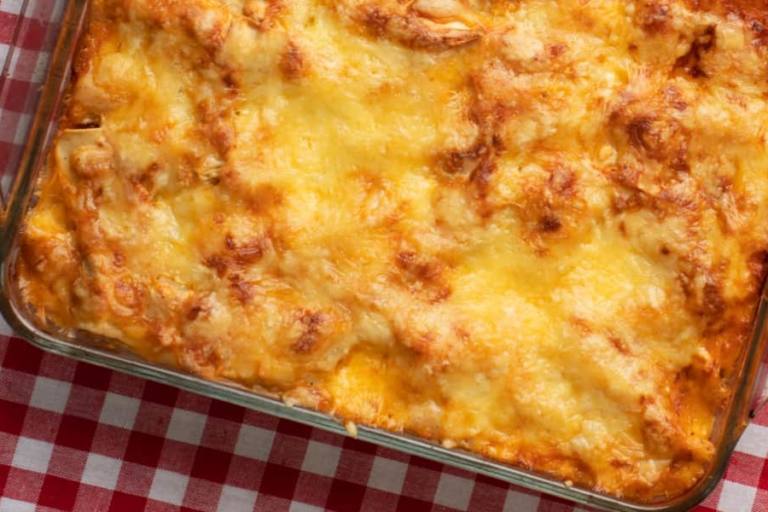 lasaña de calabacín La lasaña de calabacín utiliza la verdura como sustituto a las placas de pasta.