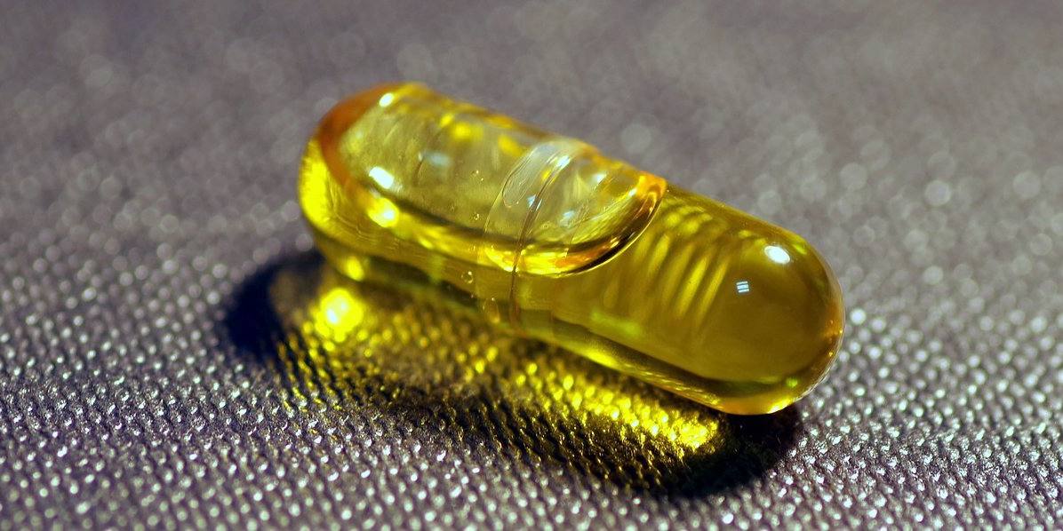 vitamina d La vitamina D regula los niveles de calcio en el cuerpo, por ello el crecimiento correcto está ligado a sus niveles en el cuerpo humano.