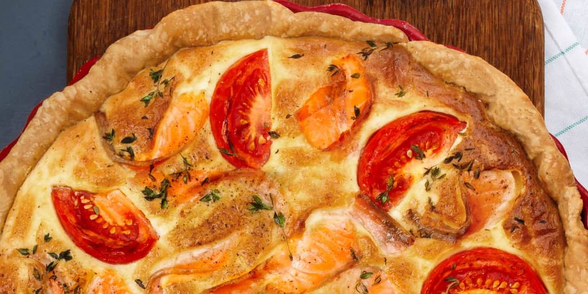 quiche lorraine La quiche lorraine es una tarta salada que acepta muchos ingredientes, pero siempre lleva panceta.