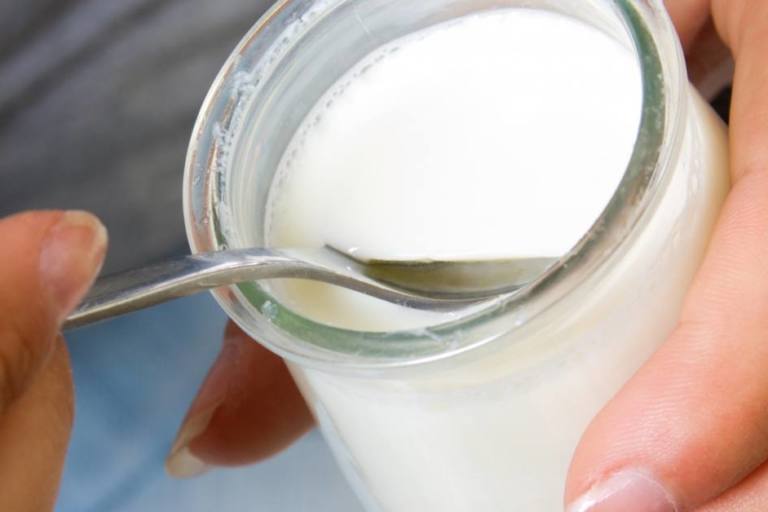 yogures-sin-lactosa-saludables Los yogures sin lactosa ayudan a las personas que padecen intolerancia, pero no están reñidos con cuidar la alimentación siendo saludables.