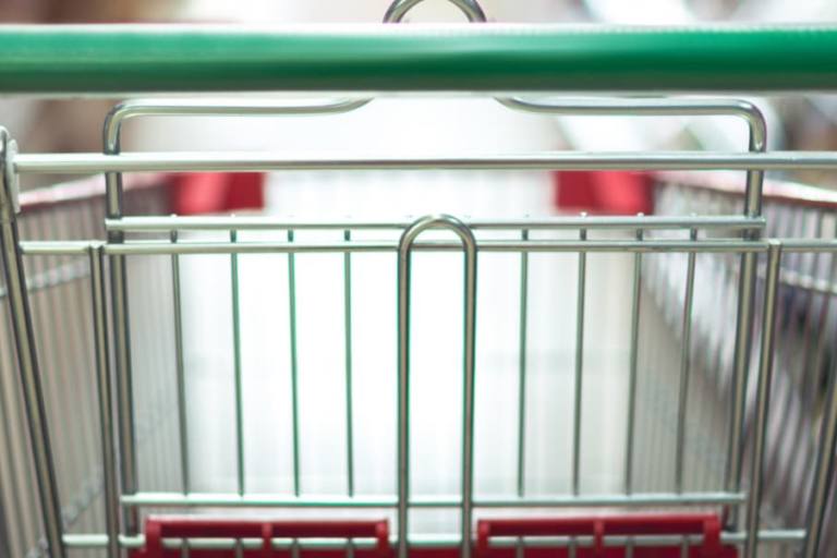 precio leche El precio medio de subida de la leche al mes en lácteos es de menos de 2 euros.