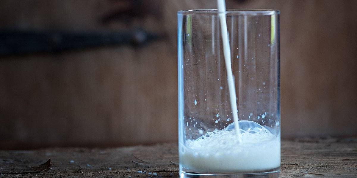 El INE señala que los sobrecostes de producir leche o queso no han bajado, por lo que los precios continuarán al alza.