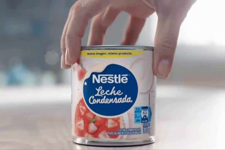 Nestlé oferta una amplia gama de productos lácteos en distintas categorías, de yogures a leche de fórmula.