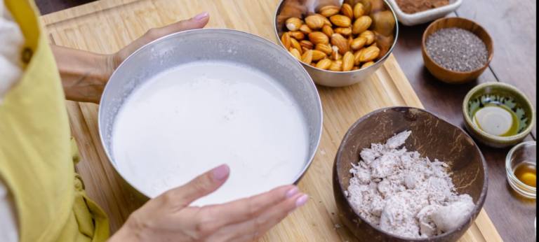 La nata para cocinar presenta unas cualidades muy concretas, como el porcentaje de materia grasa.