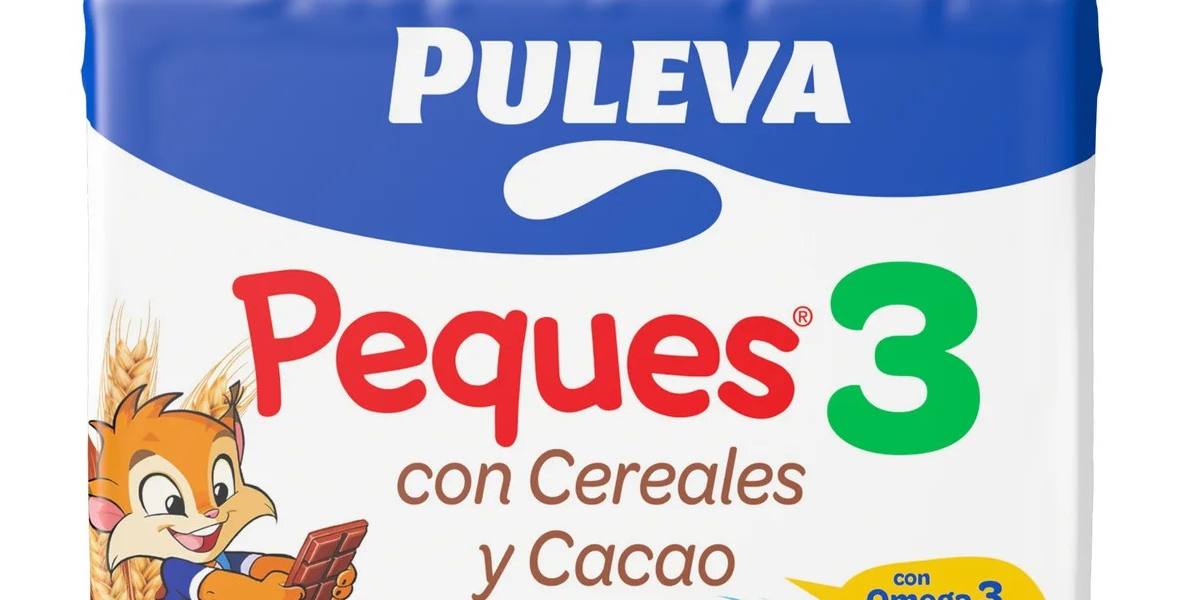 Leche enriquecida Puleva Peques 3 con cereales y cacao.