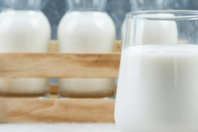 Es sencillo que marcas de leche de mala calidad se hagan pasar por una de calidad, en este artículo mostramos cómo identificar una leche de calidad.