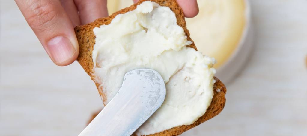 El queso crema no debe superar nunca el 33% de materia grasa en su composición.