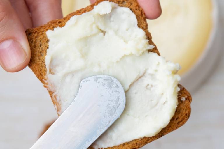 El queso crema no debe superar nunca el 33% de materia grasa en su composición.