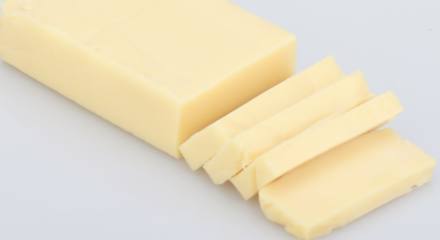 La mantequilla solo debe tener un ingrediente, 2 como máximo.