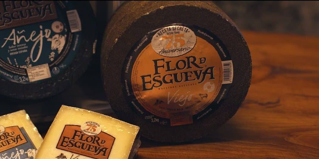 Flor de Esgueva elabora sus quesos con leche cruda de ovejas assaf.