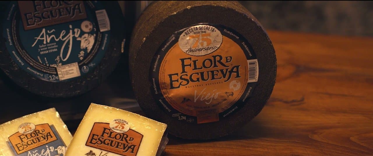 Flor de Esgueva elabora sus quesos con leche cruda de ovejas assaf.