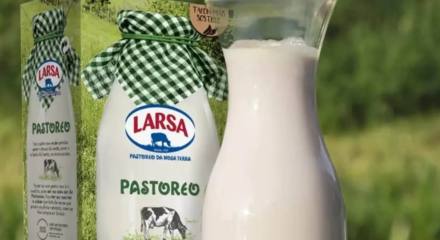 La Leche de Pastoreo Larsa está certificada al cumplir estrictos estándares.
