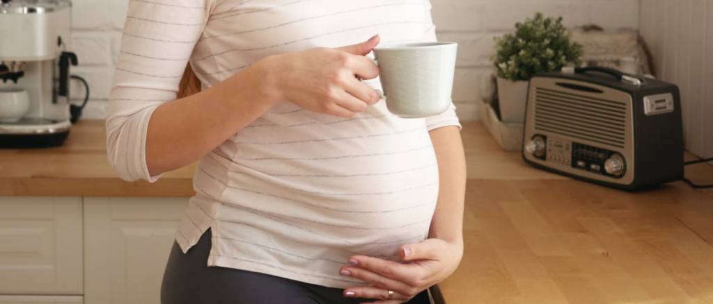 Las bebidas vegetales pueden ser una alternativa adecuada a la leche durante el embarazo si se tiene alergia a la proteína de la leche o es intolerante a la lactosa.