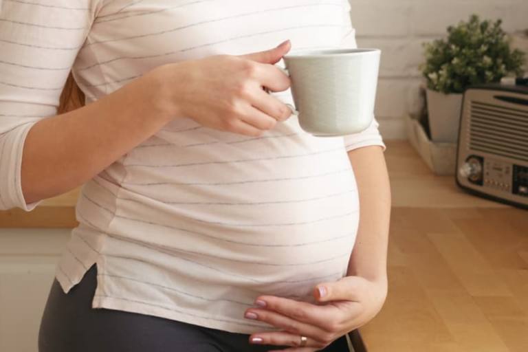 Las bebidas vegetales pueden ser una alternativa adecuada a la leche durante el embarazo si se tiene alergia a la proteína de la leche o es intolerante a la lactosa.