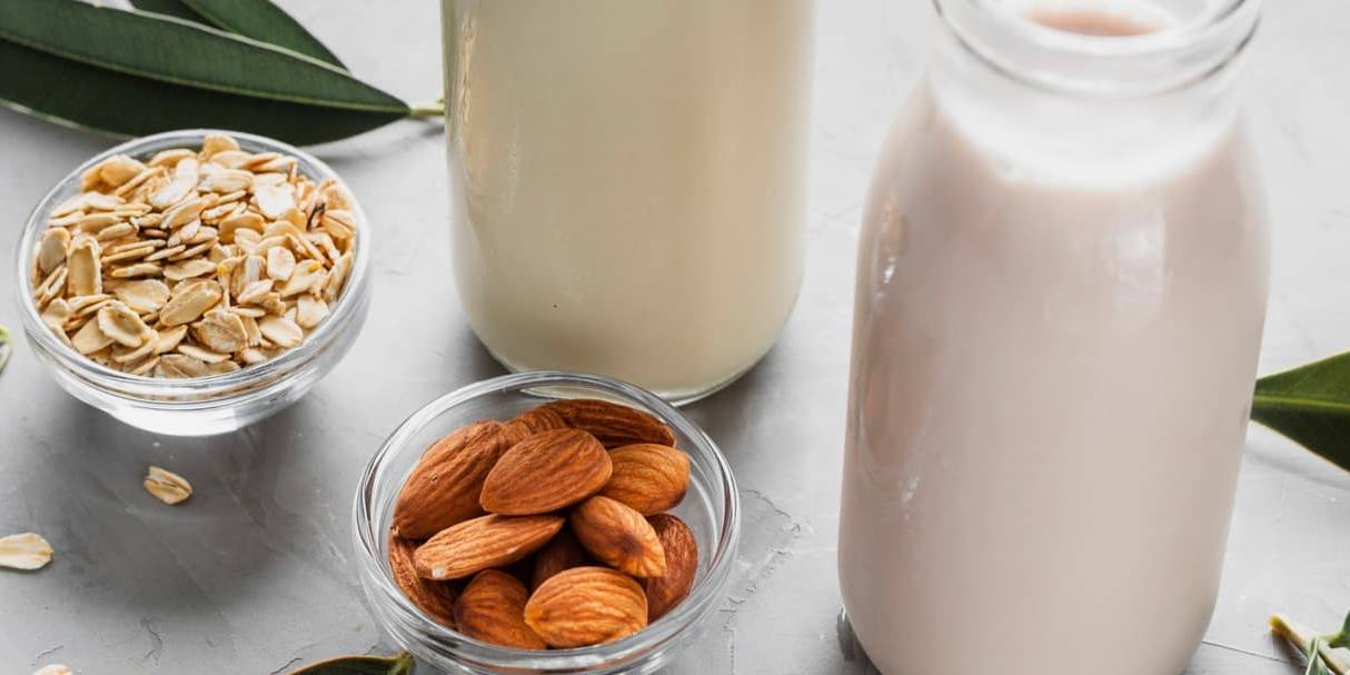 La entrada de nuevos consumidores en la categoría de bebidas vegetales sucede con el fin de abandonar los lácteos por intolerancia, alergia o cuestiones digestivas.