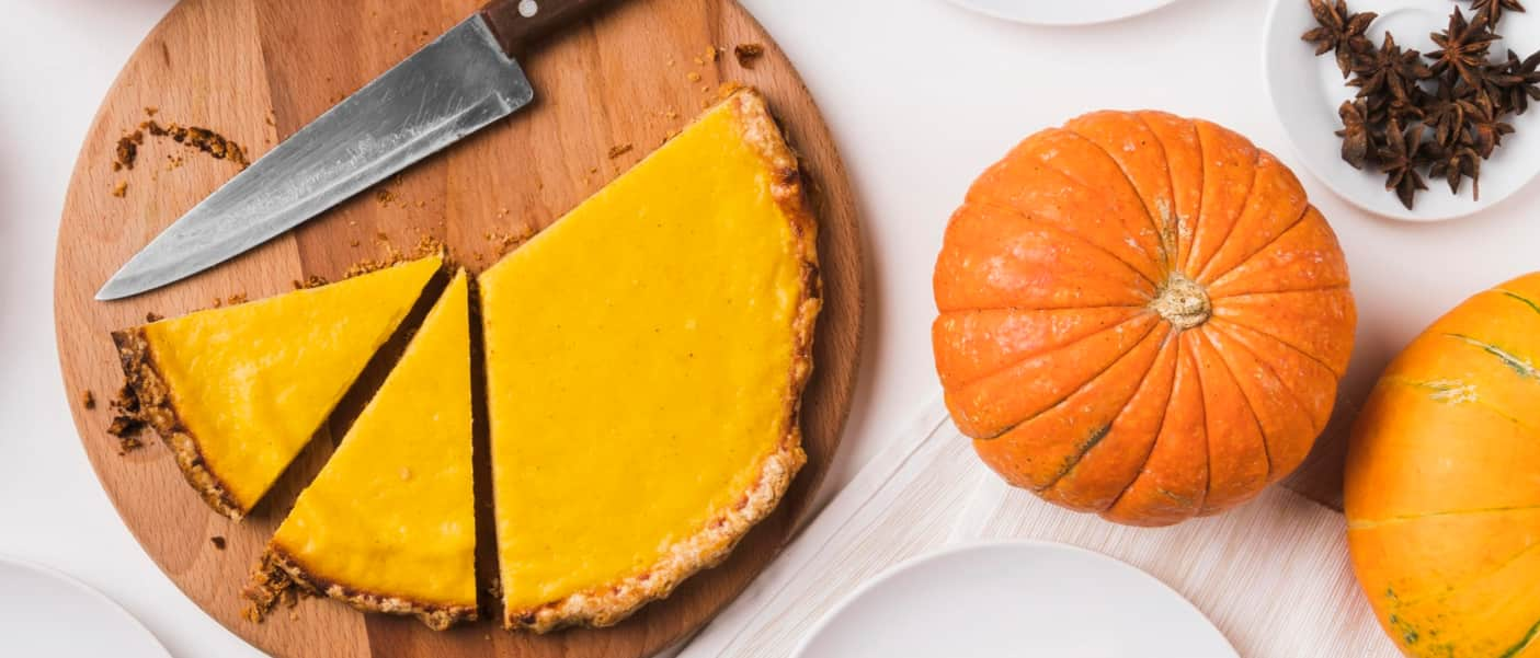 Recuerda, la tarta de queso y calabaza a menudo mejora su sabor después de un día en el refrigerador.