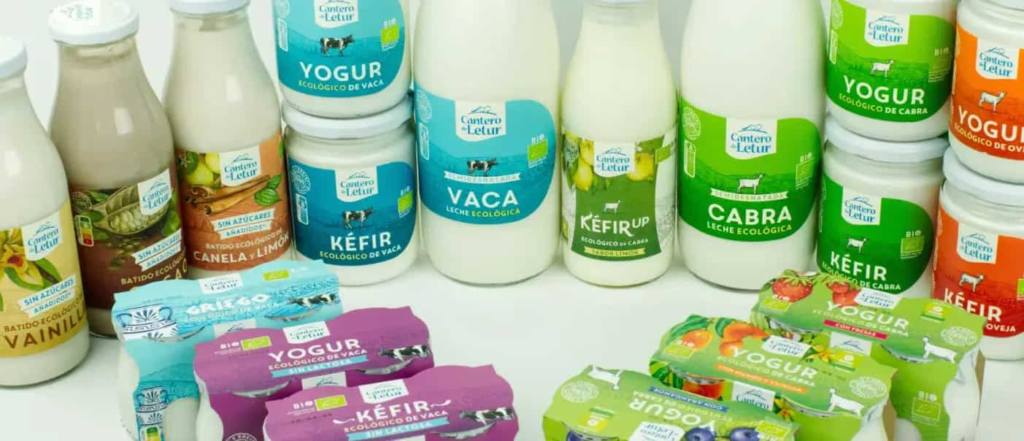 Cantero de Letur también ofrece en su catálogo yogur de vaca natural, desnatado, sin lactosa y desnatado sin lactosa y yogur natural y desnatado de oveja.