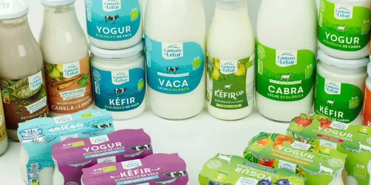 Cantero de Letur también ofrece en su catálogo yogur de vaca natural, desnatado, sin lactosa y desnatado sin lactosa y yogur natural y desnatado de oveja.