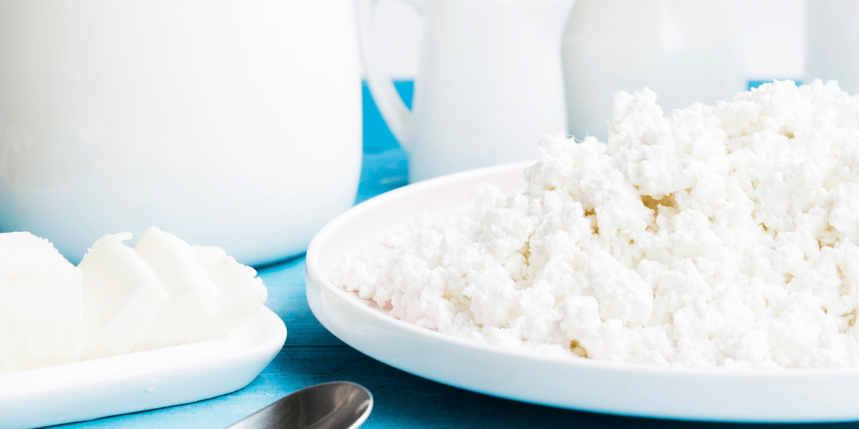 lácteo La leche y los productos lácteos son fuentes importantes de calcio y vitamina D, nutrientes esenciales para la salud ósea.