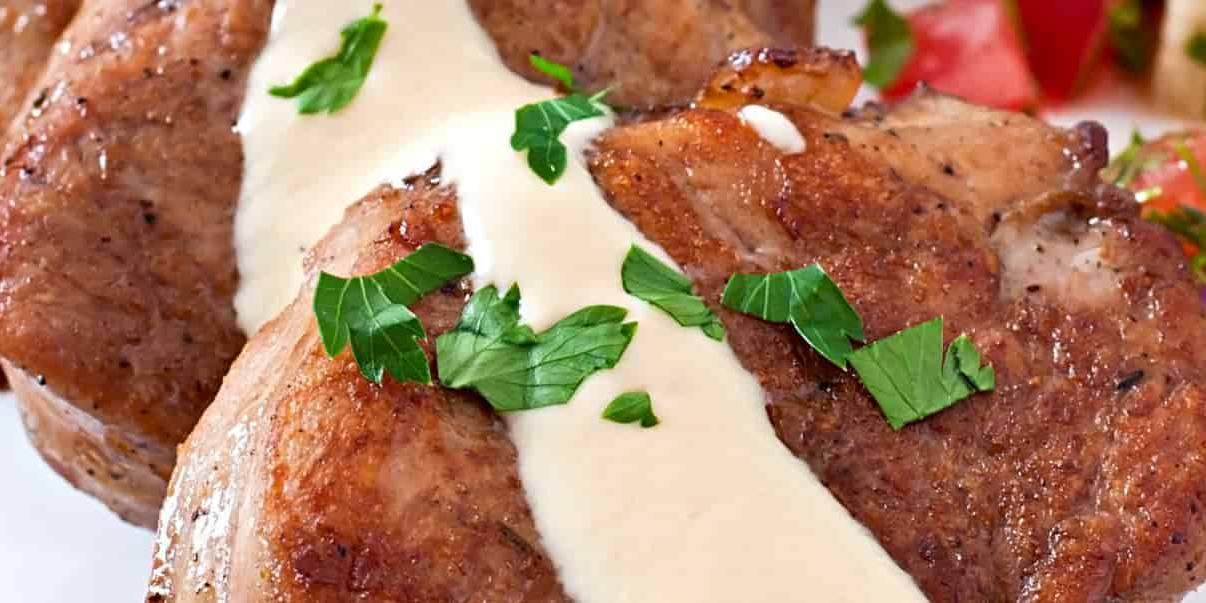 Si bien la salsa de queso azul tradicionalmente tiene influencias europeas, su popularidad ha trascendido las fronteras.