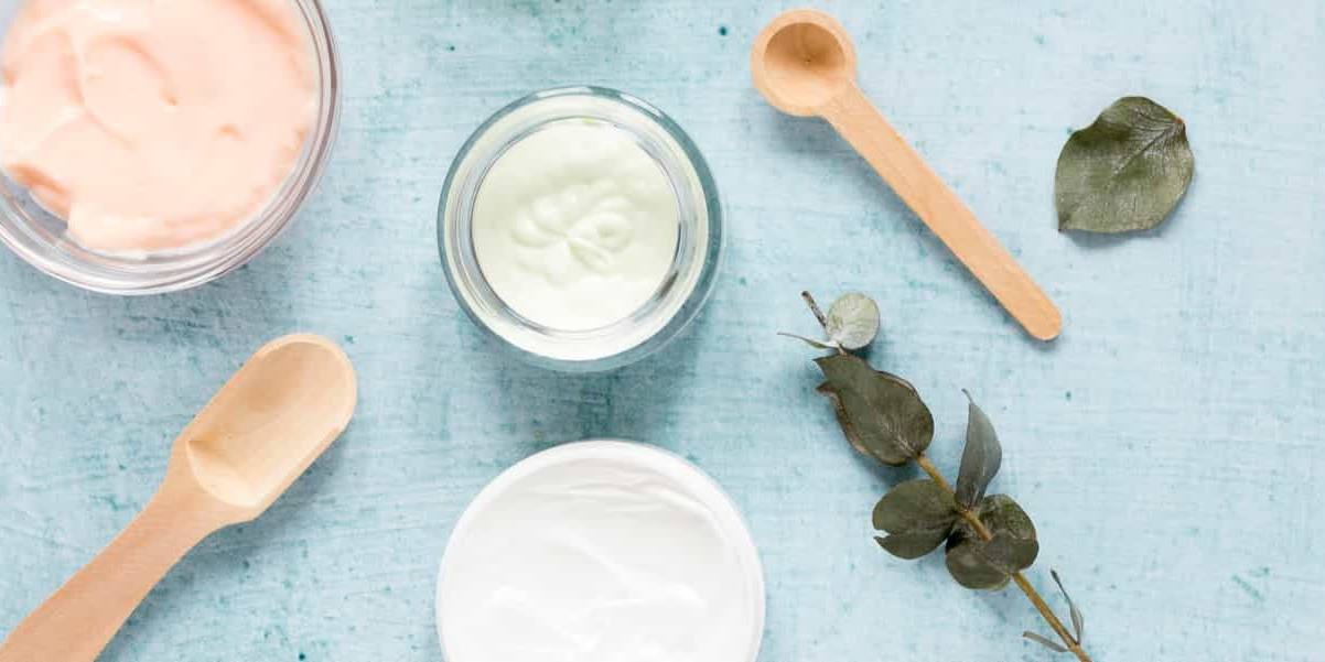 Es importante señalar que existen beneficios específicos y variables según el tipo de leche empleada.