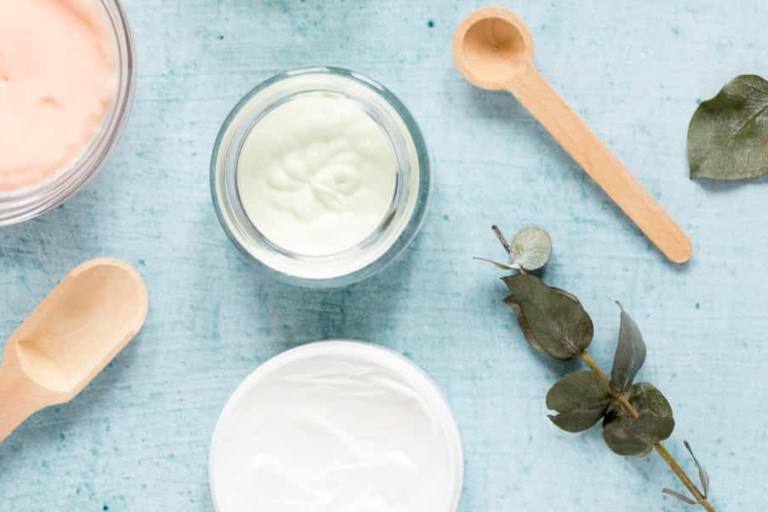 Es importante señalar que existen beneficios específicos y variables según el tipo de leche empleada.